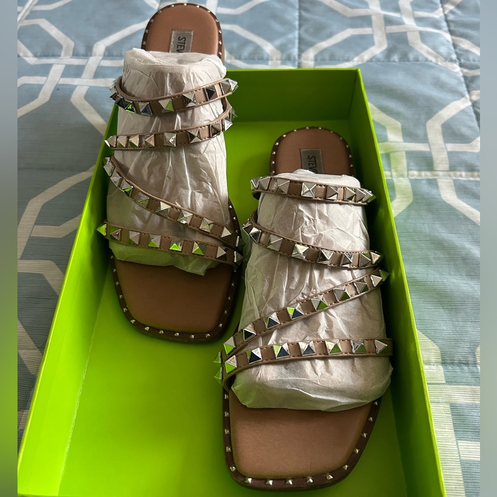 Steve Madden Taupe Pyramid-Stud Slide Sandals